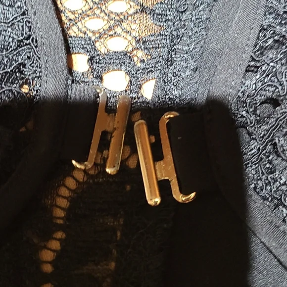 🔴 Dynamite Top - Picture 4 of 6